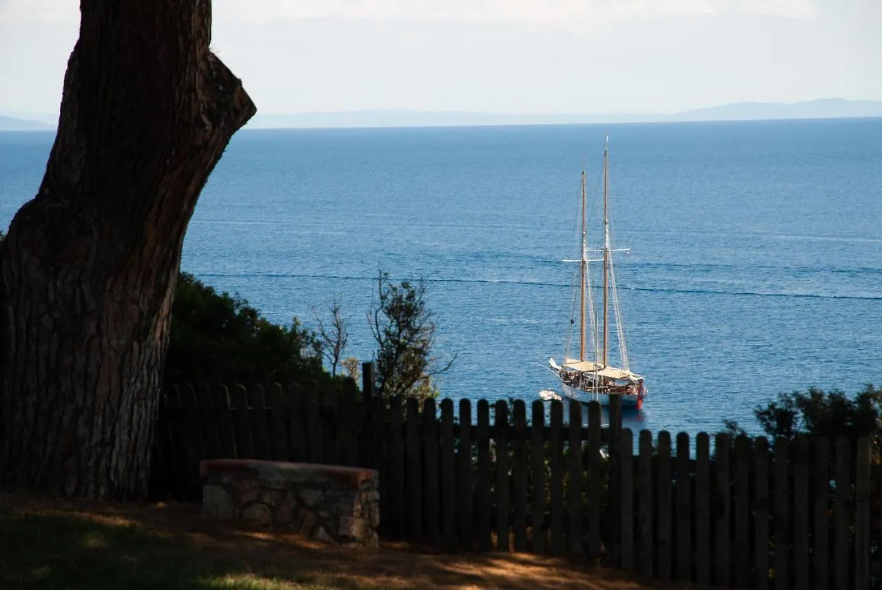 **** Aparthotel Resort Capo Bianco Porto Azzurro Itálie