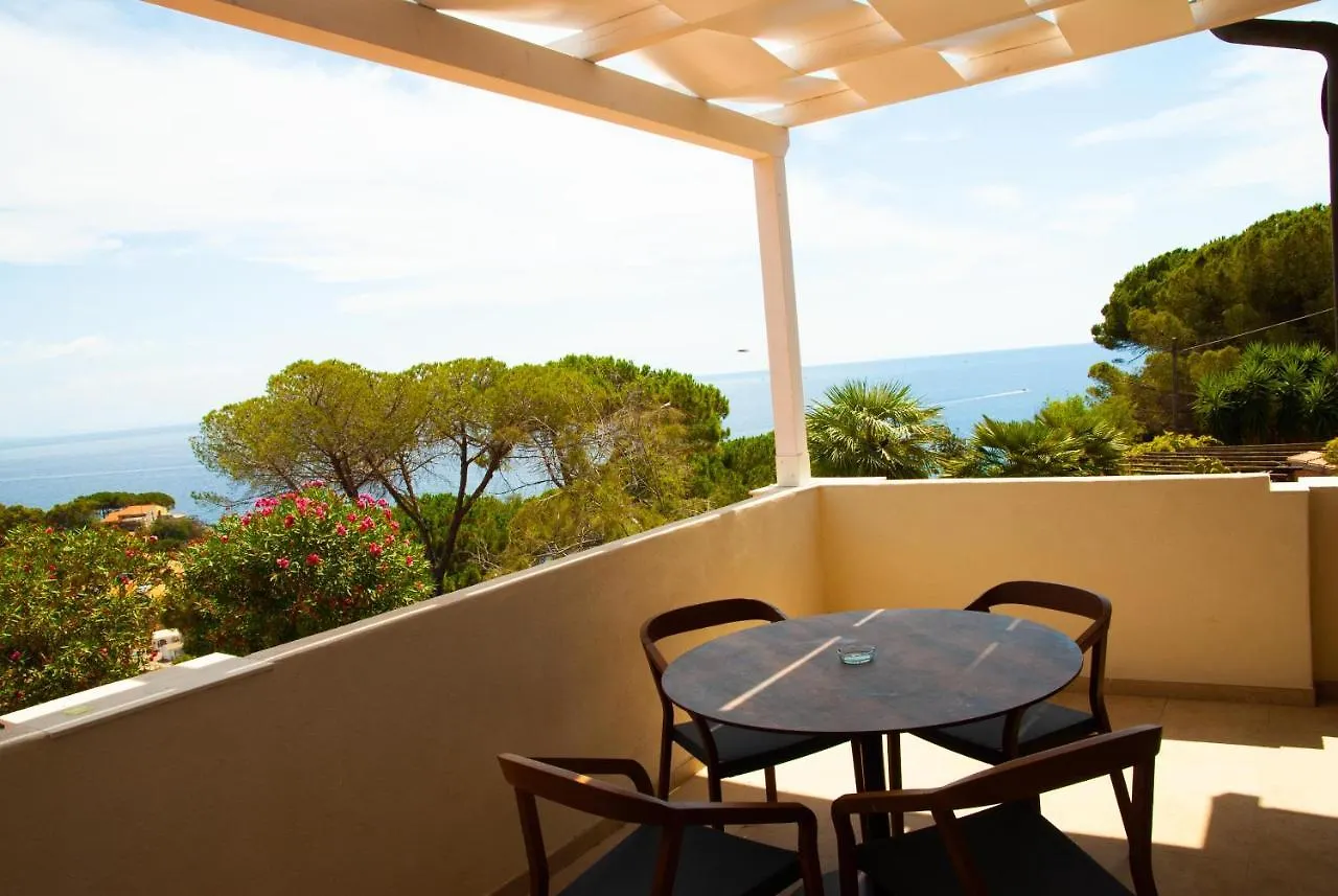 Resort Capo Bianco Порт-Аццурро