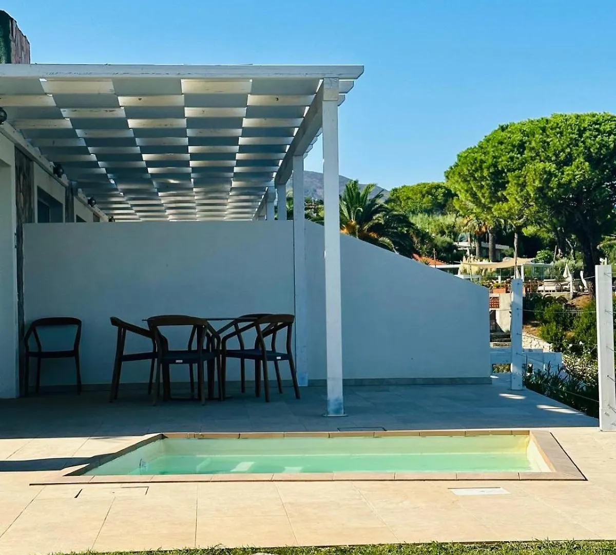 Resort Capo Bianco Порт-Аццурро 4*,  Италия