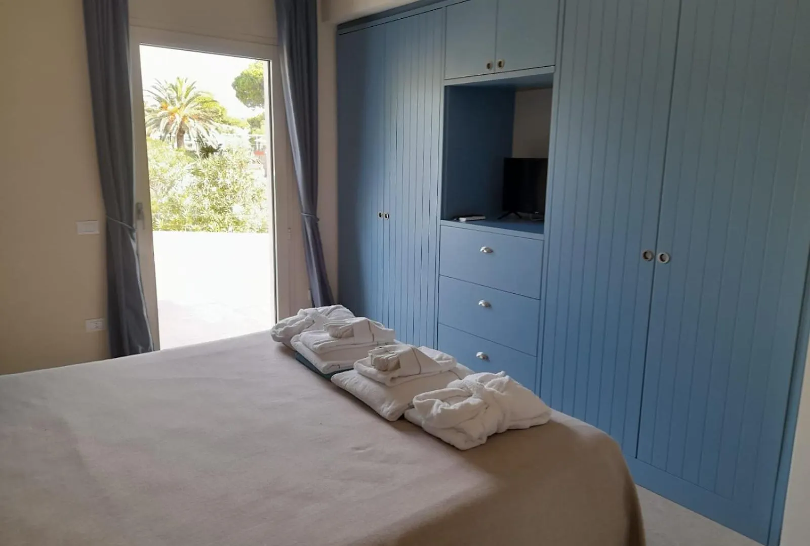 Resort Capo Bianco Порт-Аццурро Апарт-отель